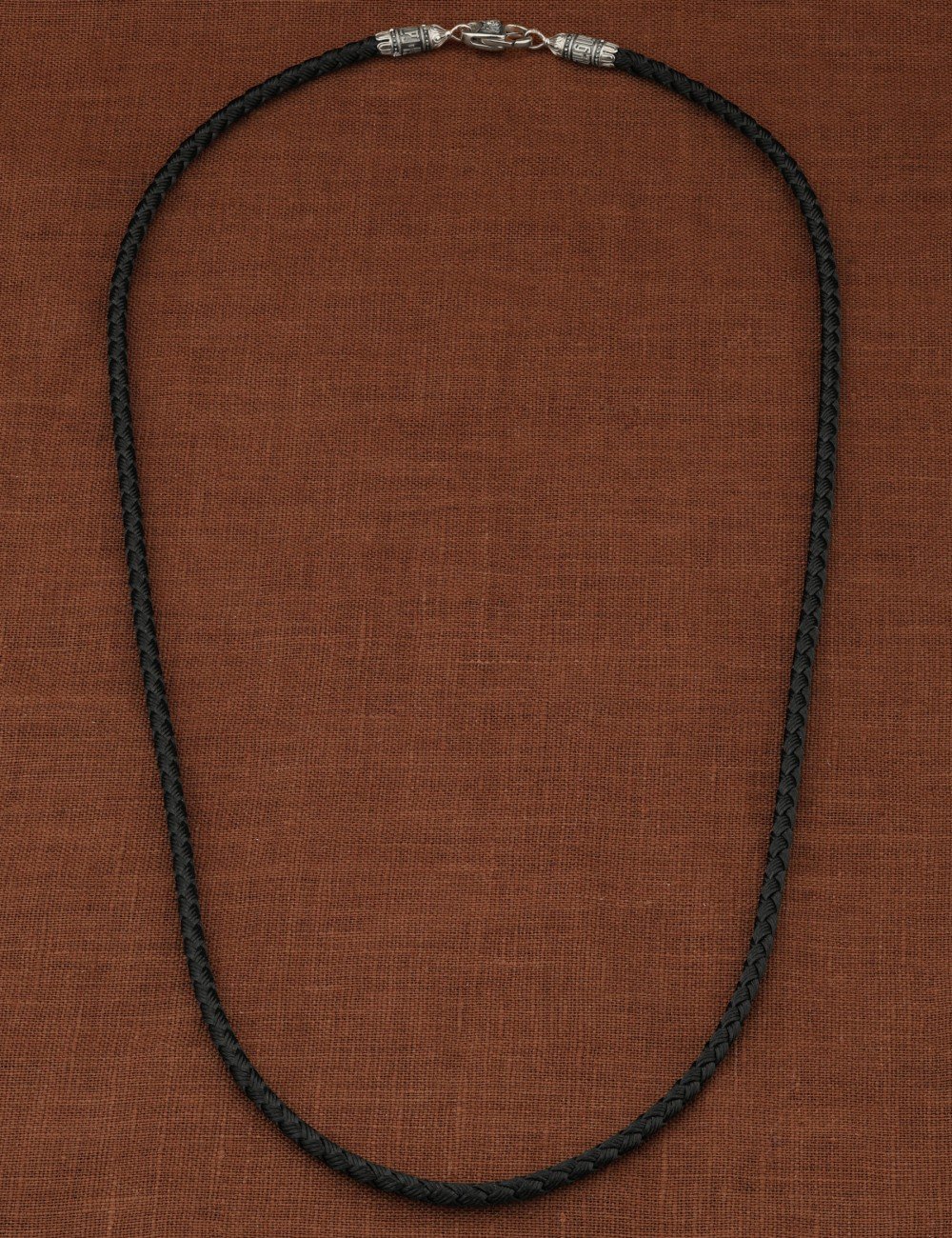 Шнурок шёлковый из белого золота c шёлковым шнурком