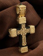 Крест из лимонного золота c эмалью, ониксом и эбеновым деревом