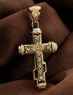 Крест из лимонного золота c ониксом и эбеновым деревом