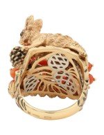 Кольцо из золота c эмалью и кораллом