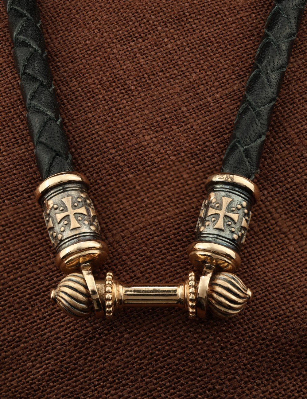 Гайтан из золота c кожаным шнурком