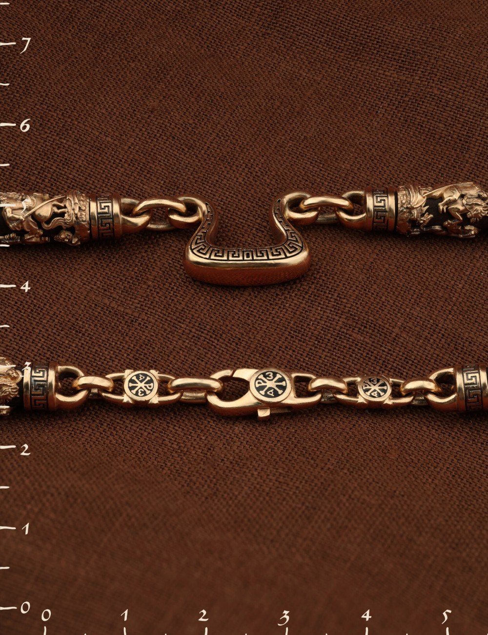 Цепь из золота c эмалью и эбеновым деревом