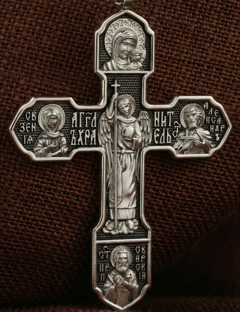 Крест из белого золота