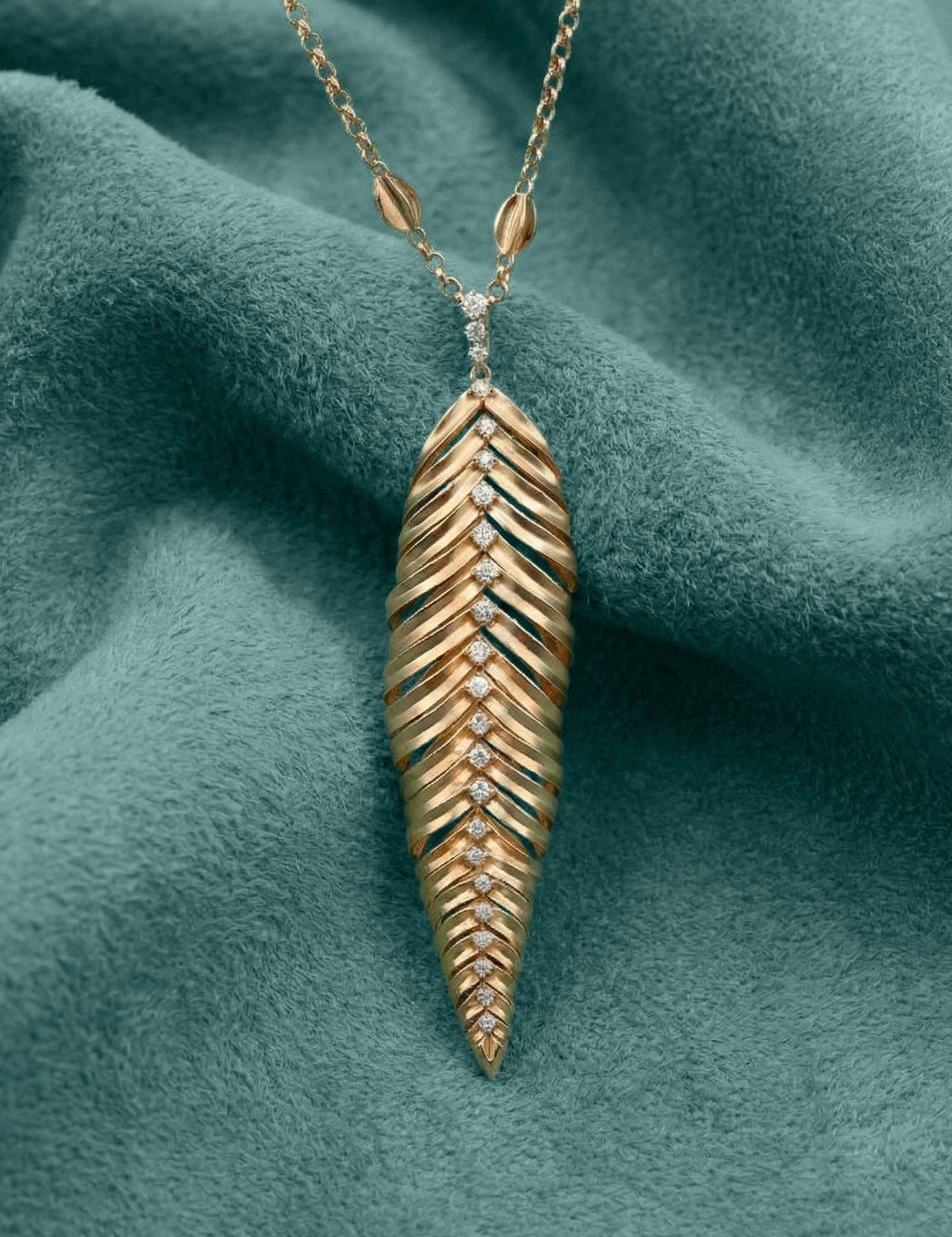 Колье из золота c бриллиантами