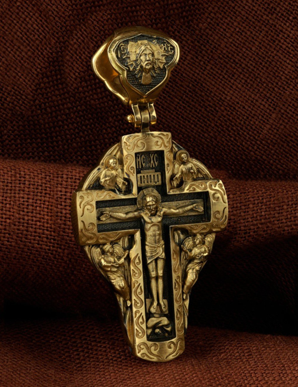 Крест из лимонного золота