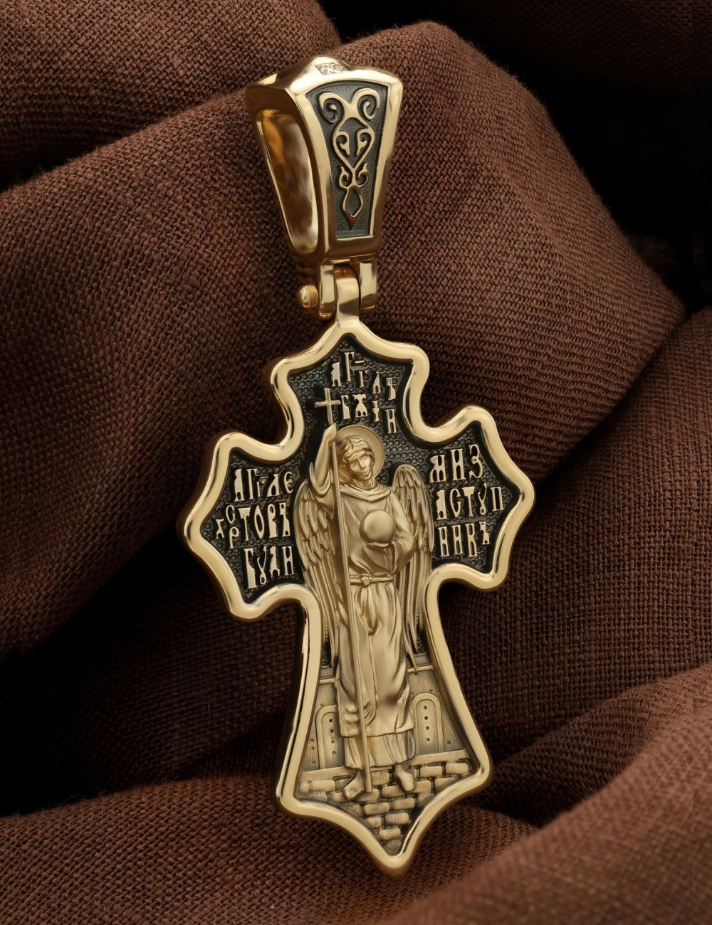 Крест из лимонного золота