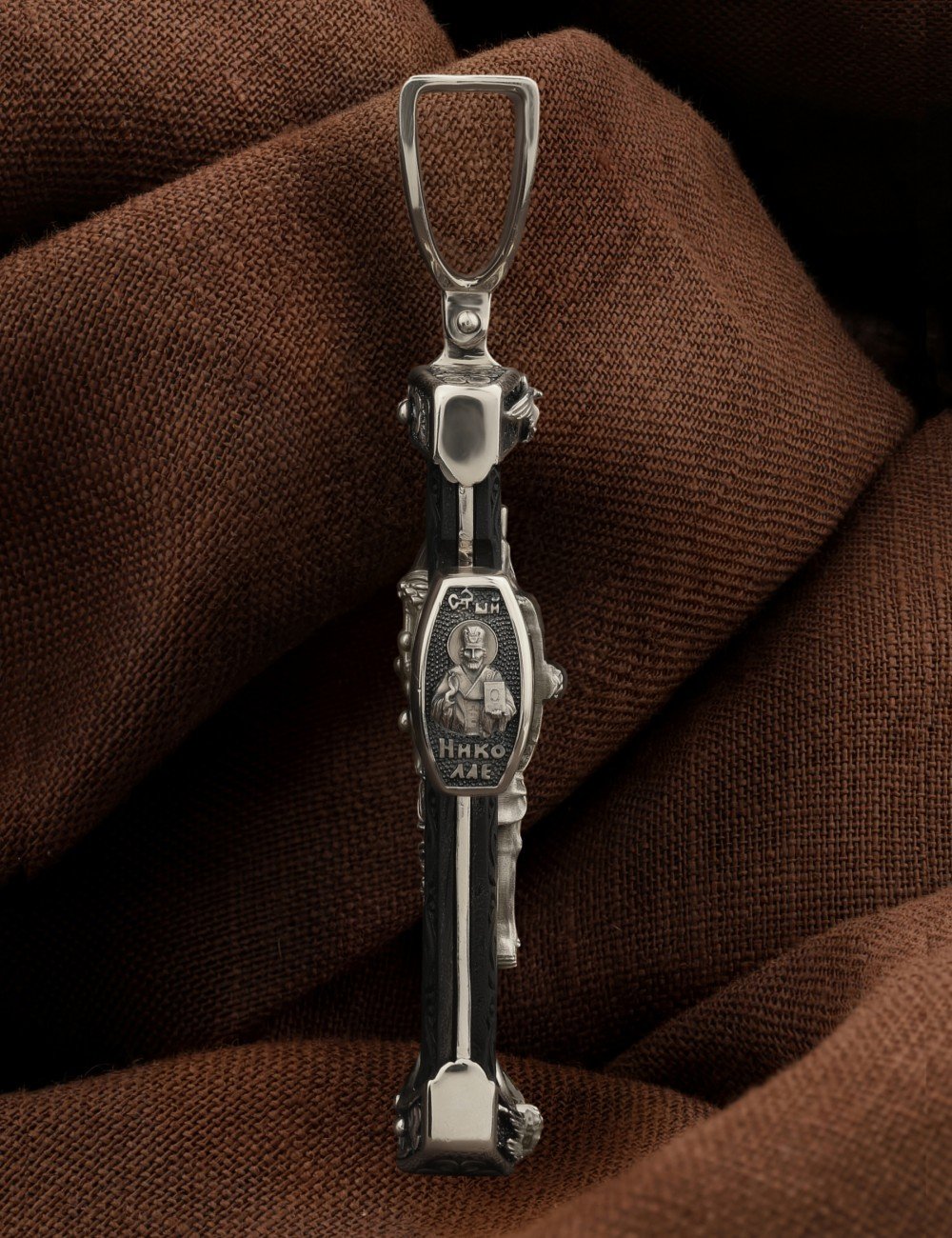 Крест из белого золота c эбеновым деревом