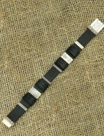 Браслет из серебра и золота c кожаным шнурком