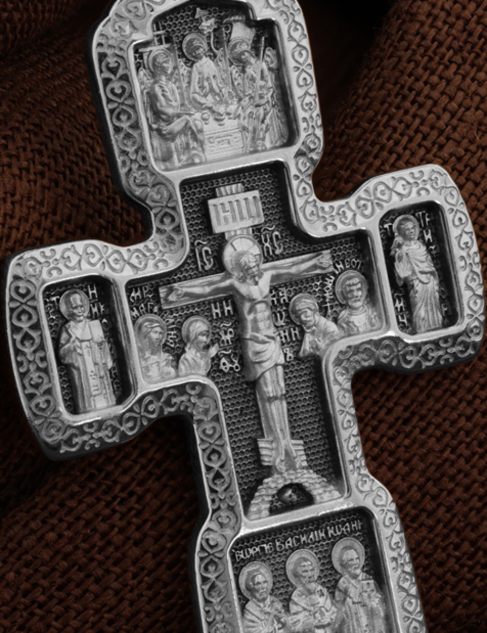 Крест из белого золота