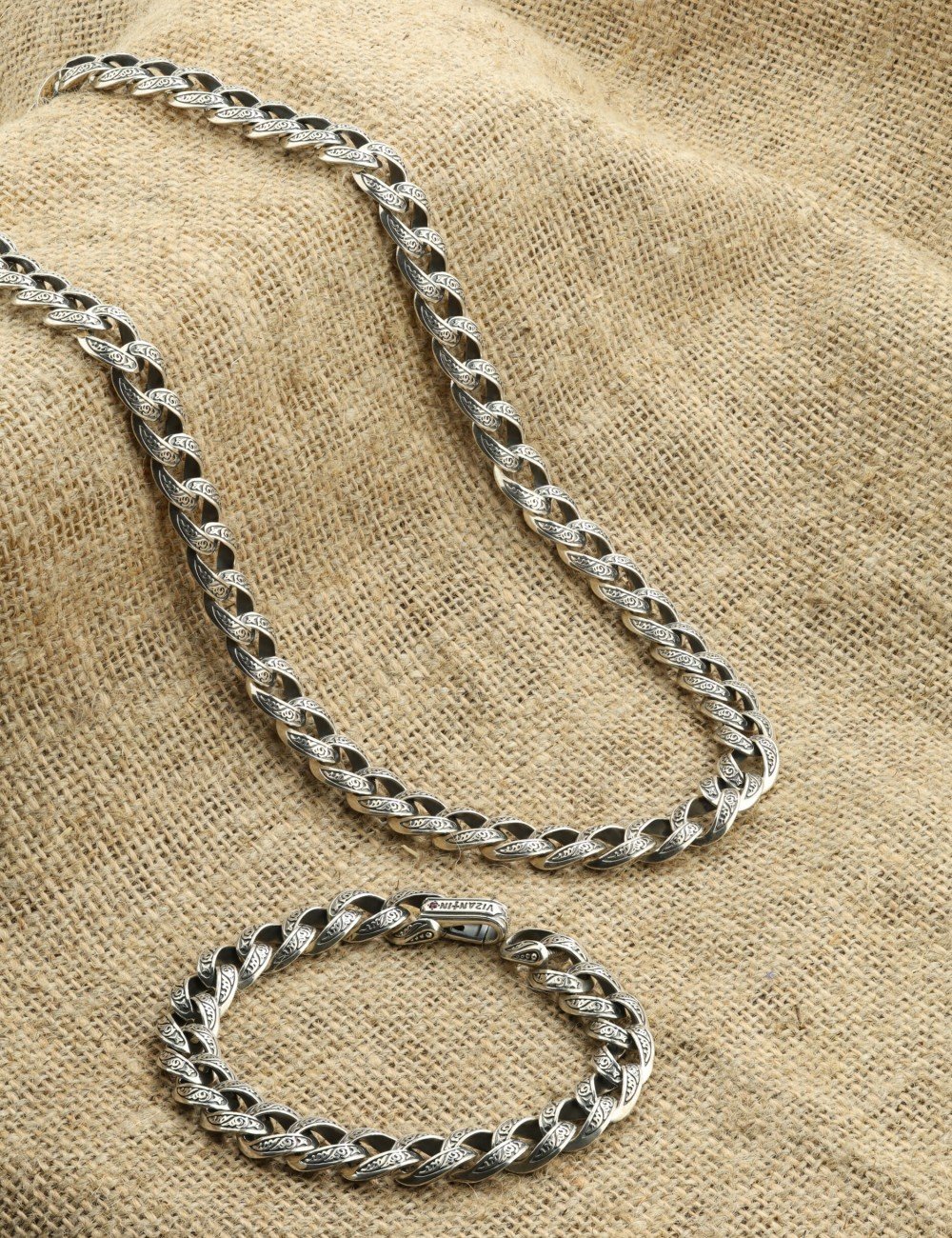 Цепь из серебра c рубином