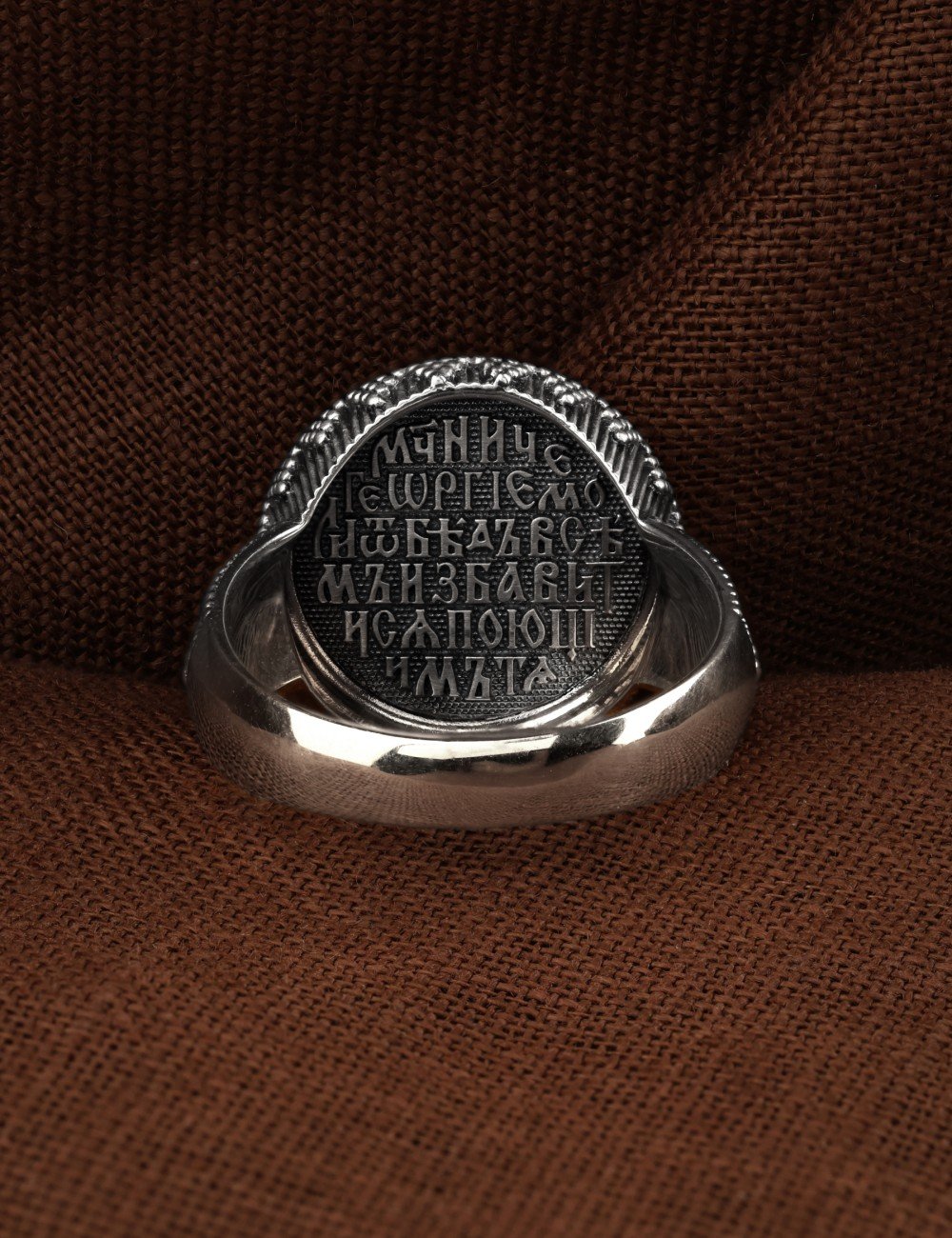 Кольцо из белого золота