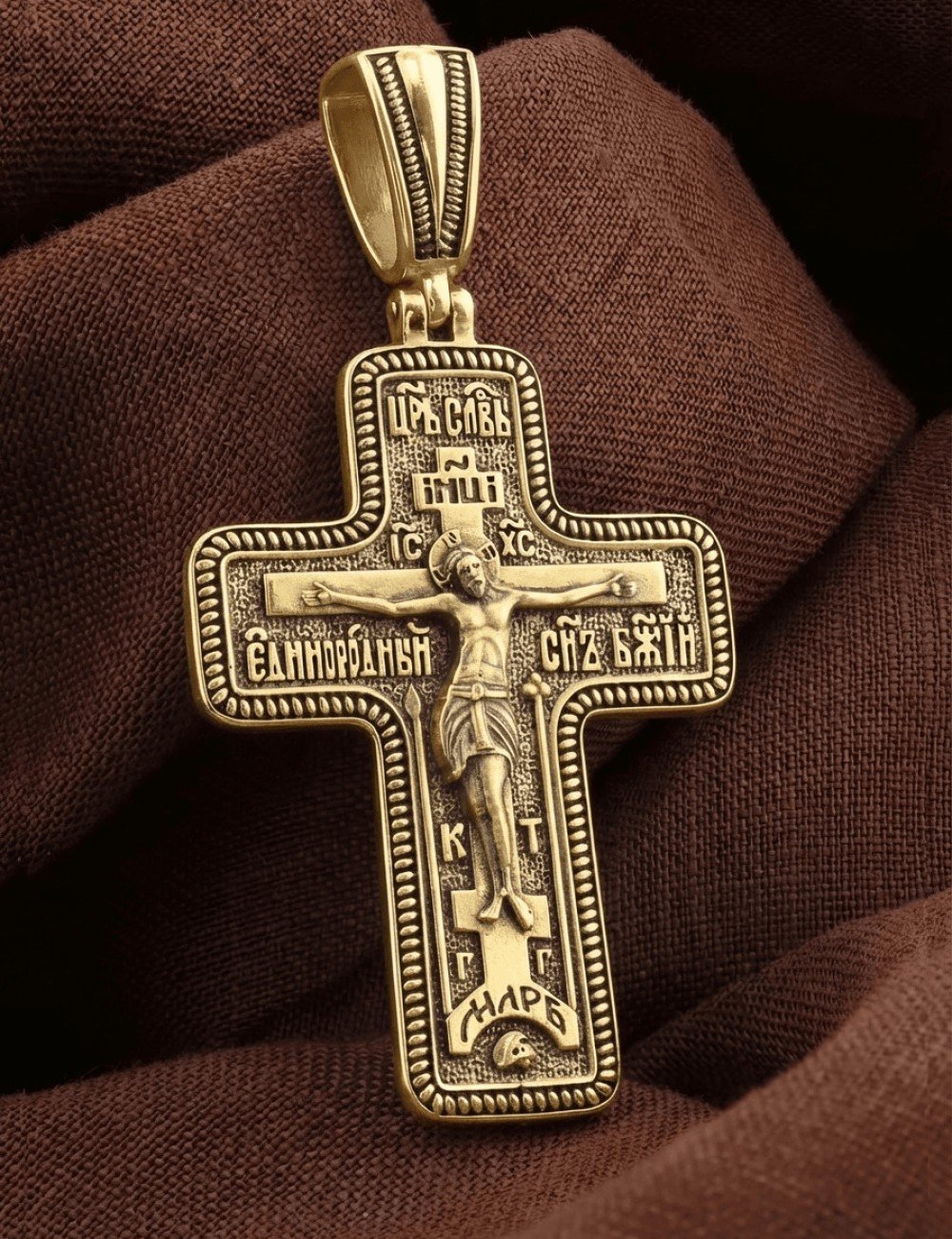 Крест из лимонного золота