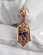 Подвеска из золота