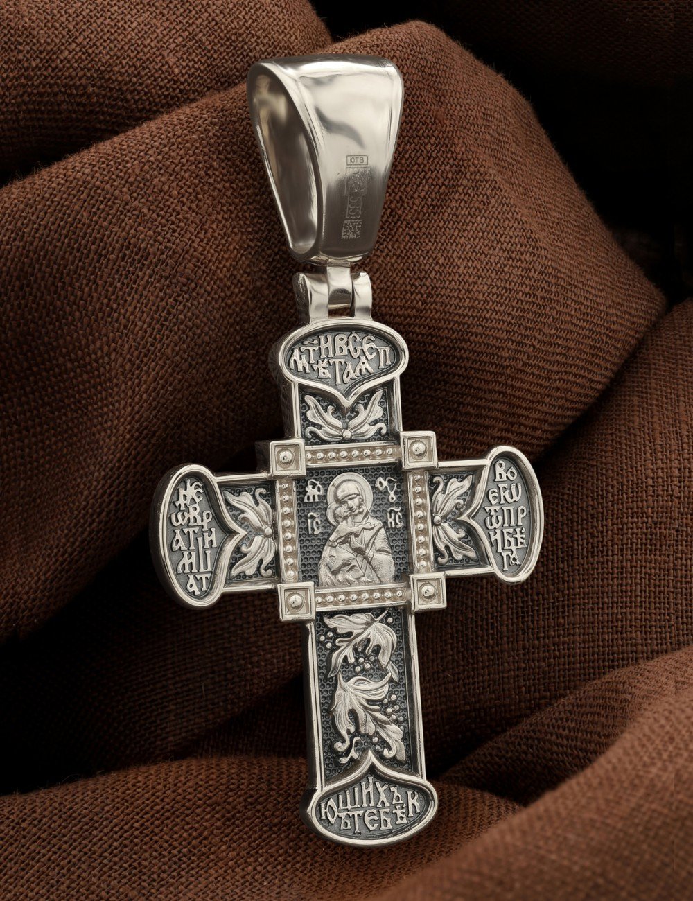 Крест из белого золота
