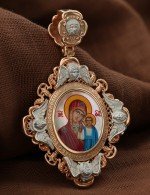 Образок из золота c эмалью и перламутром
