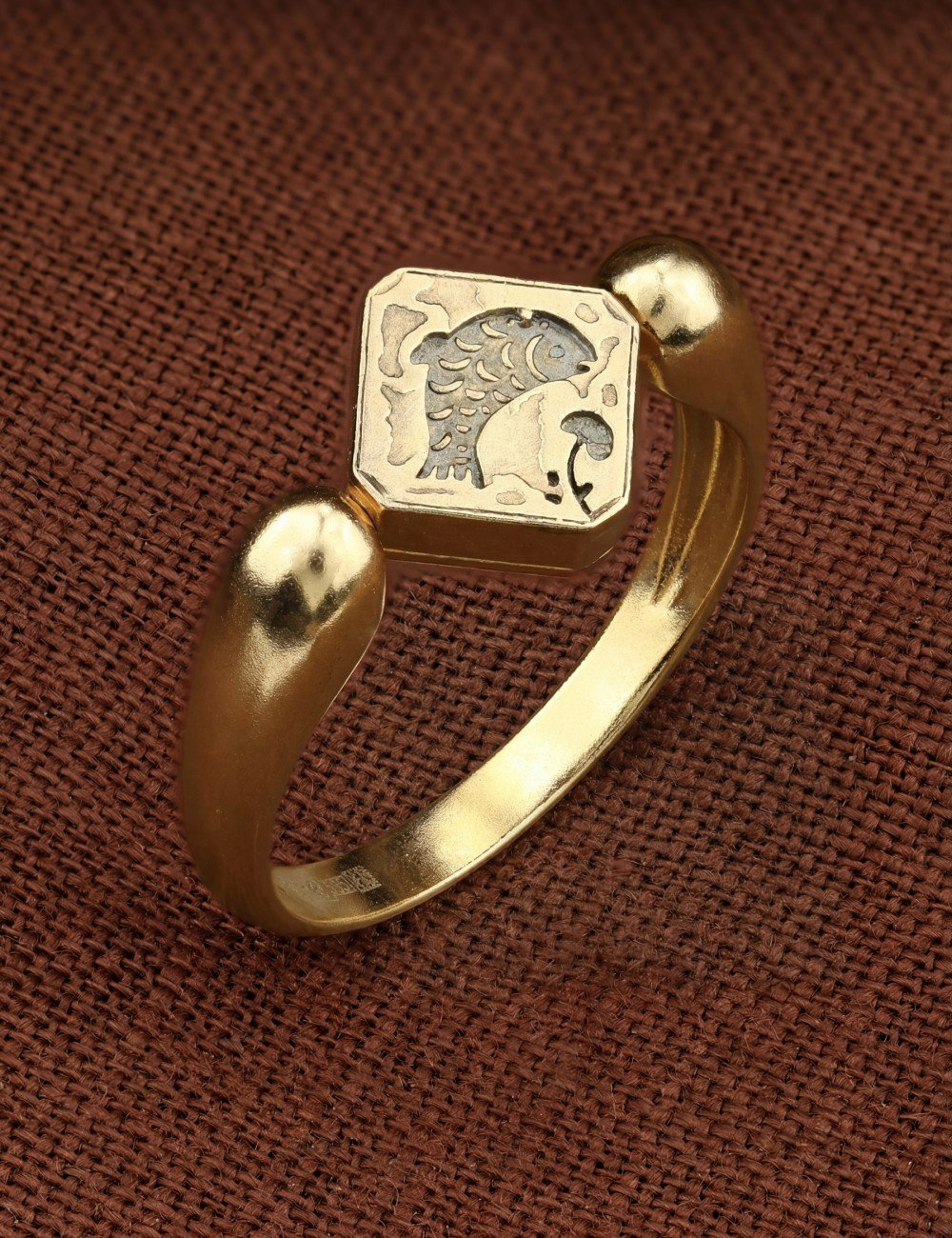 Кольцо из лимонного золота