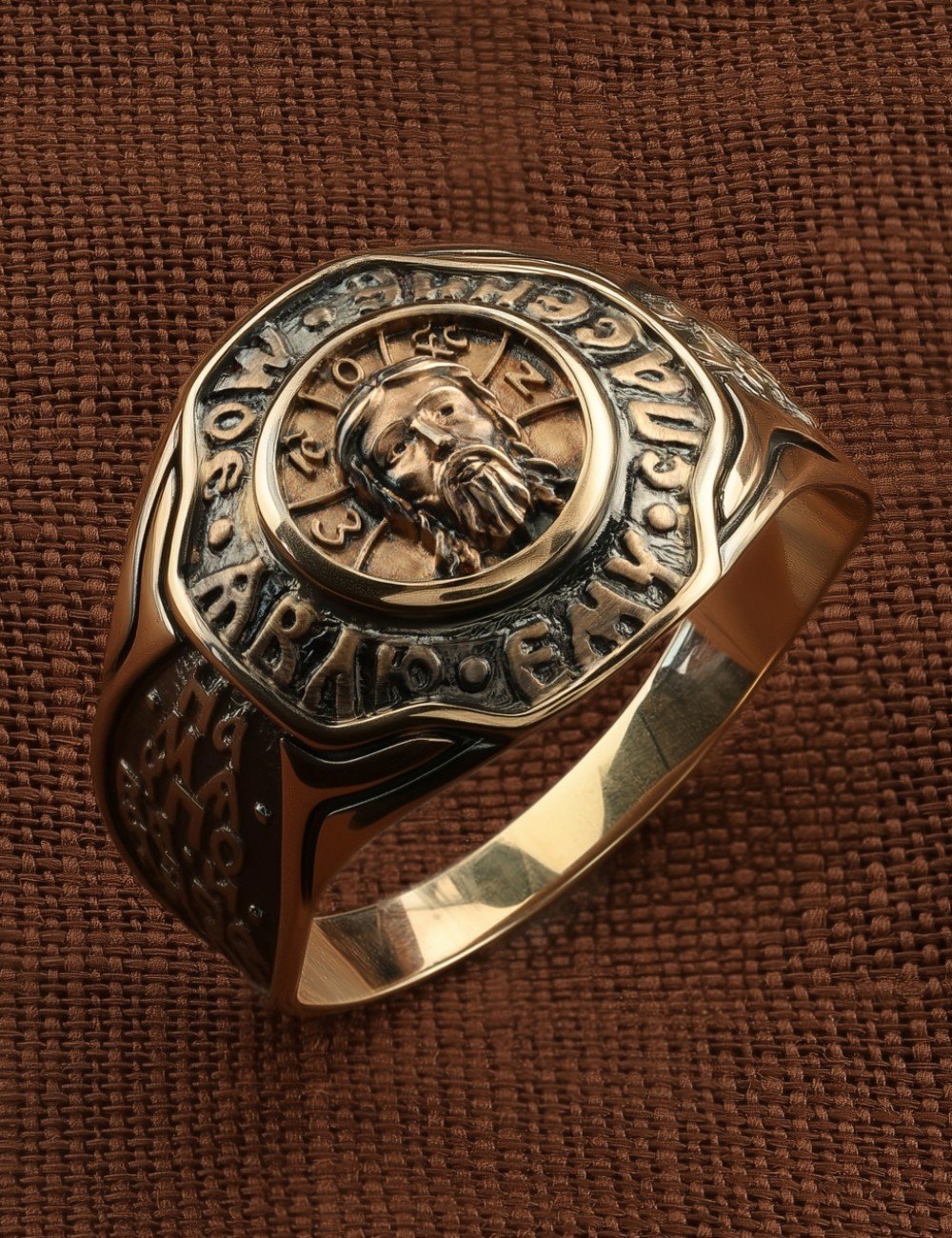 Кольцо из золота