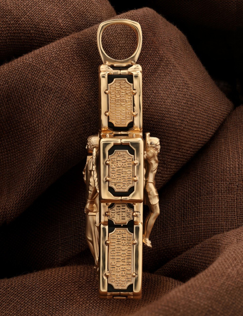 Крест из золота c эбеновым деревом