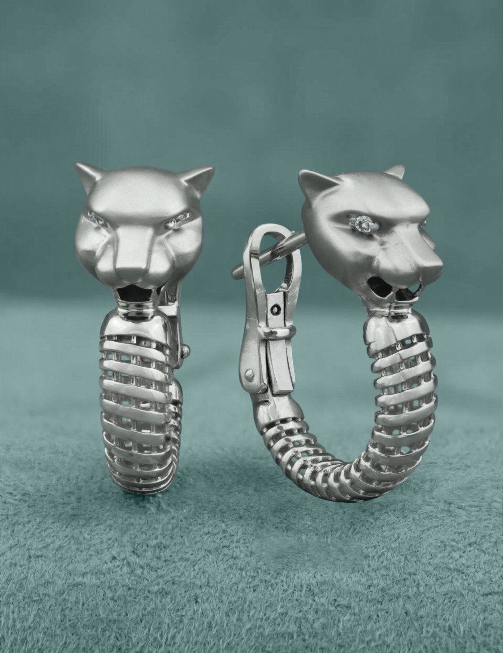 Серьги из белого золота c бриллиантами