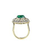 Кольцо из лимонного золота c бриллиантами и изумрудом