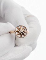 Кольцо из золота c бриллиантами и перламутром