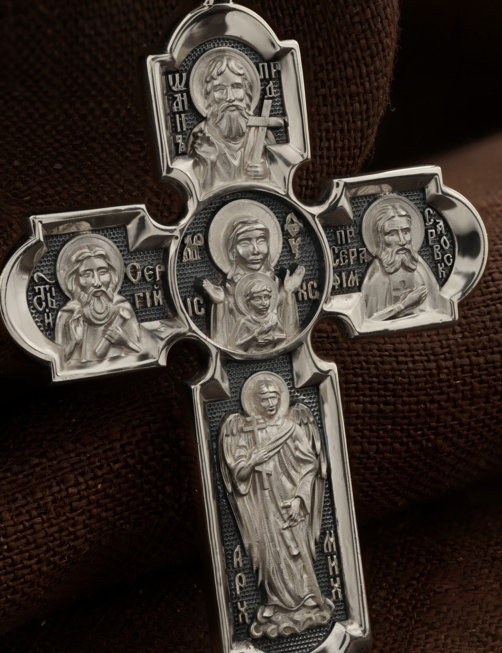 Крест из белого золота