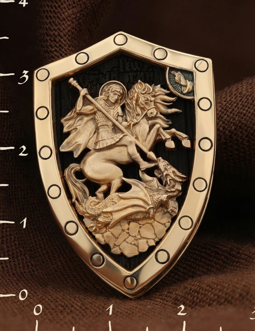 Образок из золота c эбеновым деревом