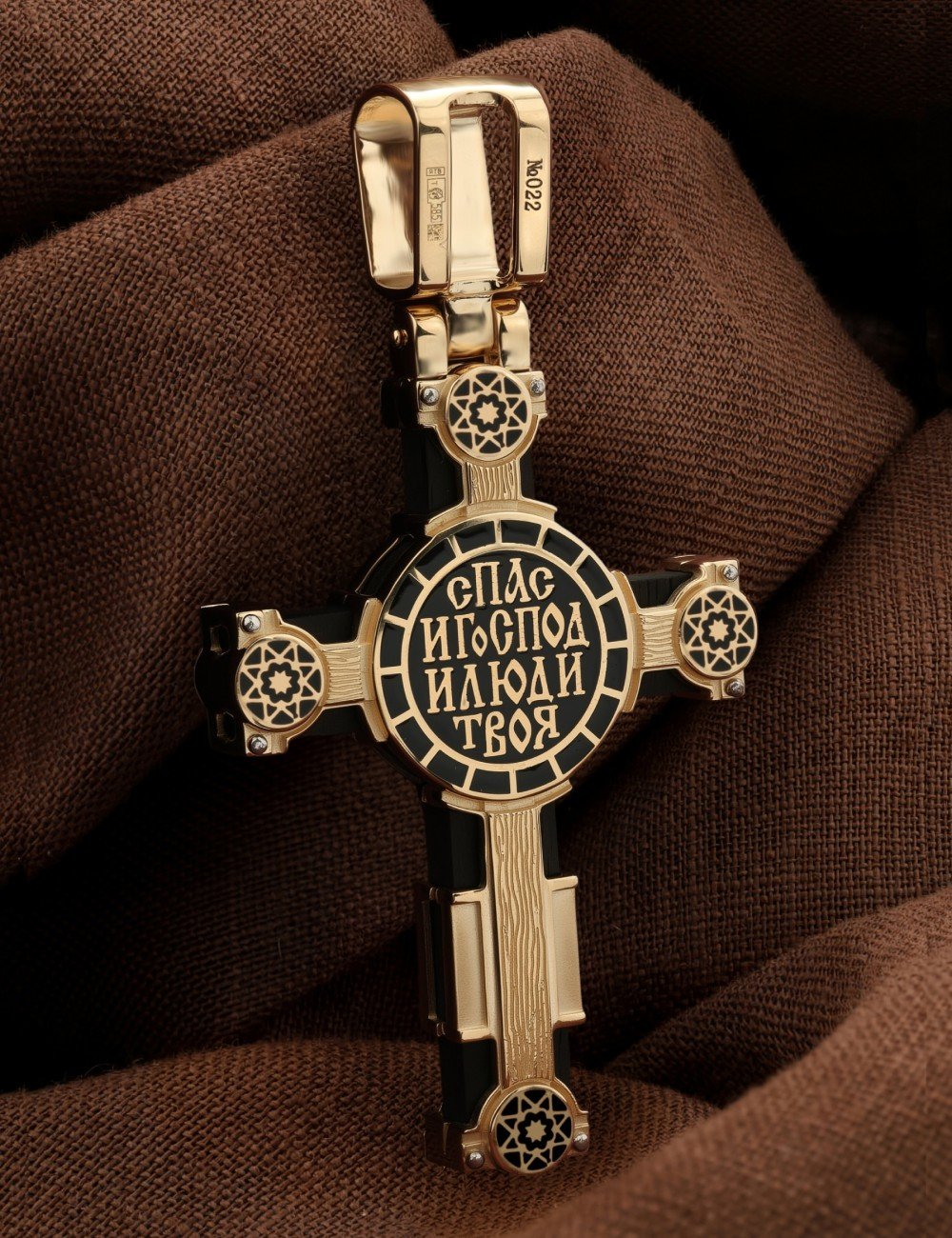 Крест из золота c эмалью и эбеновым деревом