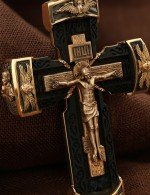 Крест из золота c эбеновым деревом