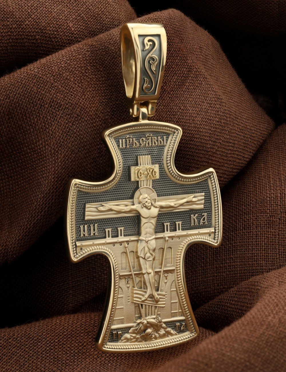 Крест из лимонного золота