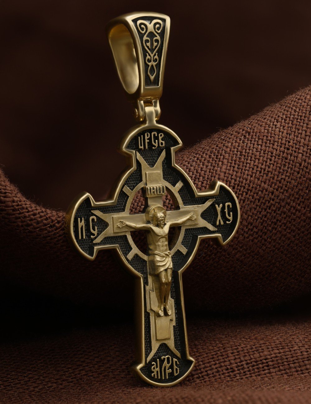 Крест из лимонного золота