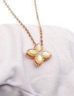 Колье из золота c бриллиантами и перламутром