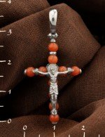 Крест из белого золота c кораллом