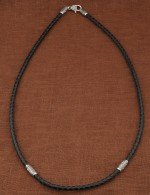 Гайтан из белого золота c кожаным шнурком