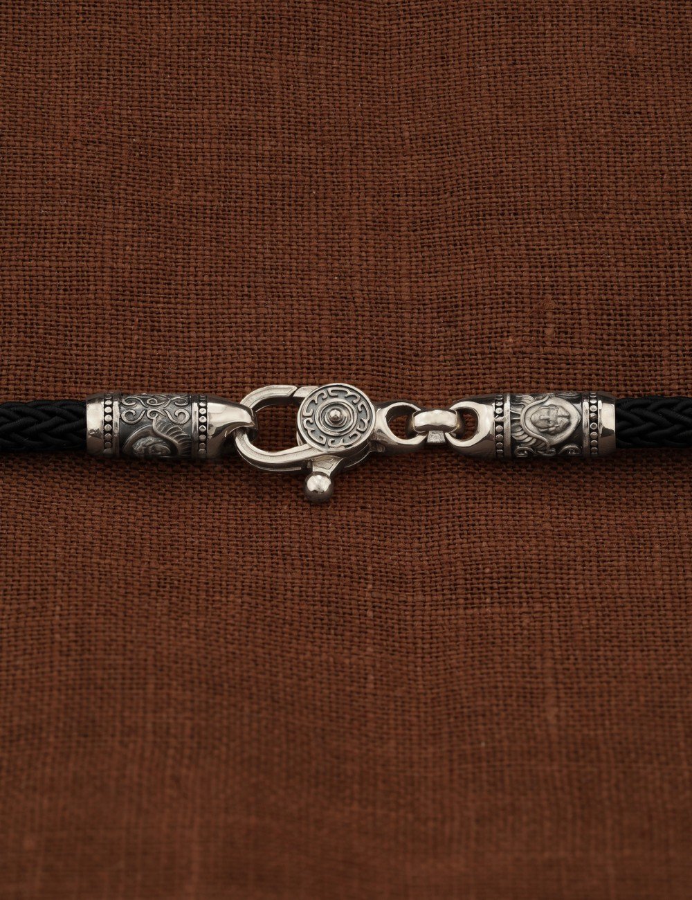 Шнурок шёлковый из белого золота 585 пробы c шёлковым шнурком