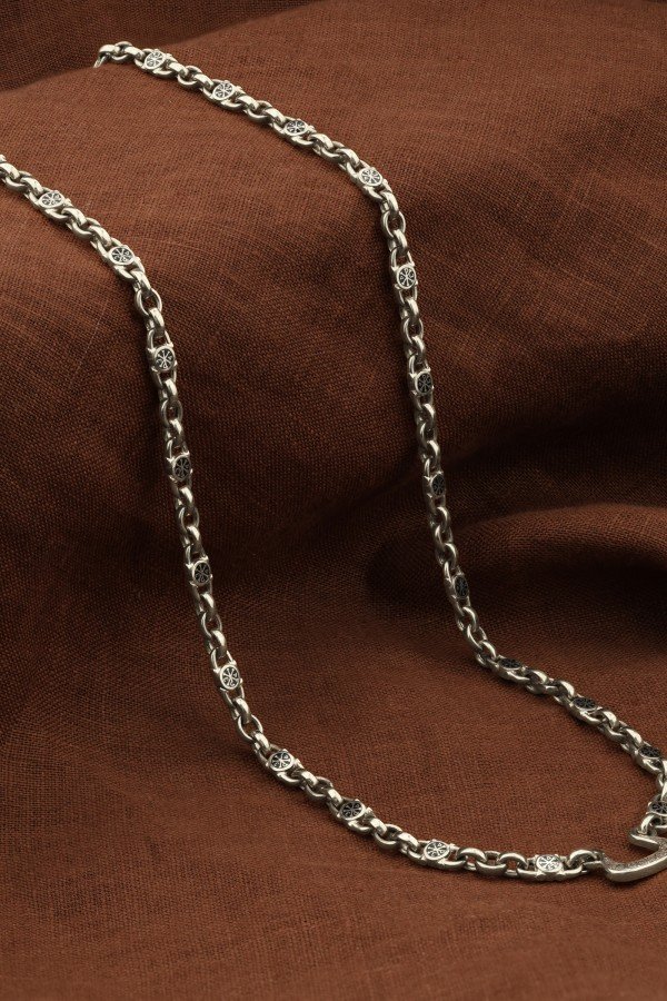 Цепь из белого золота c эмалью