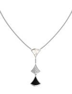 Колье из белого золота c бриллиантами, ониксом и перламутром