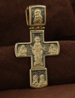 Крест из лимонного золота