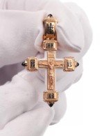 Крест из золота c эмалью, ониксом и бивнем мамонта