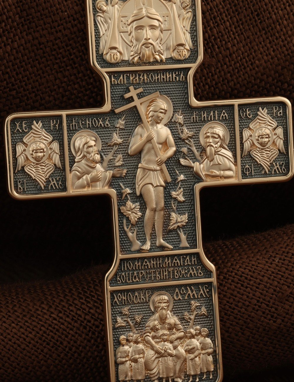 Крест из золота