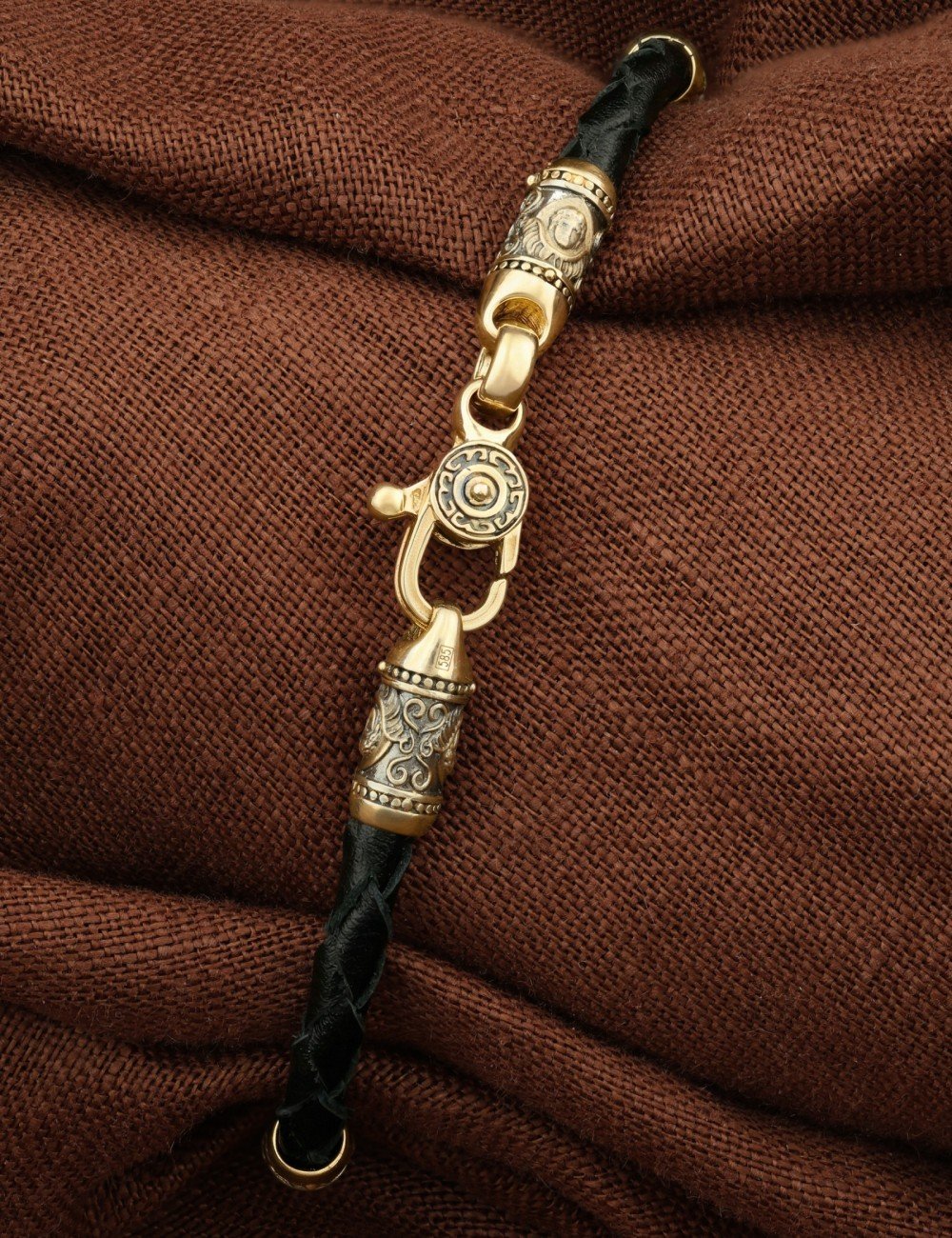 Браслет из лимонного золота c кожаным шнурком и ониксом