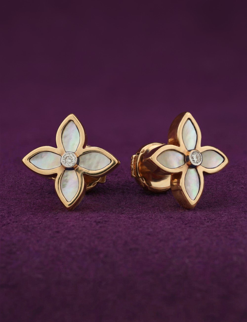 Серьги из золота c бриллиантами и перламутром