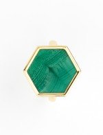 Кольцо из лимонного золота c малахитом