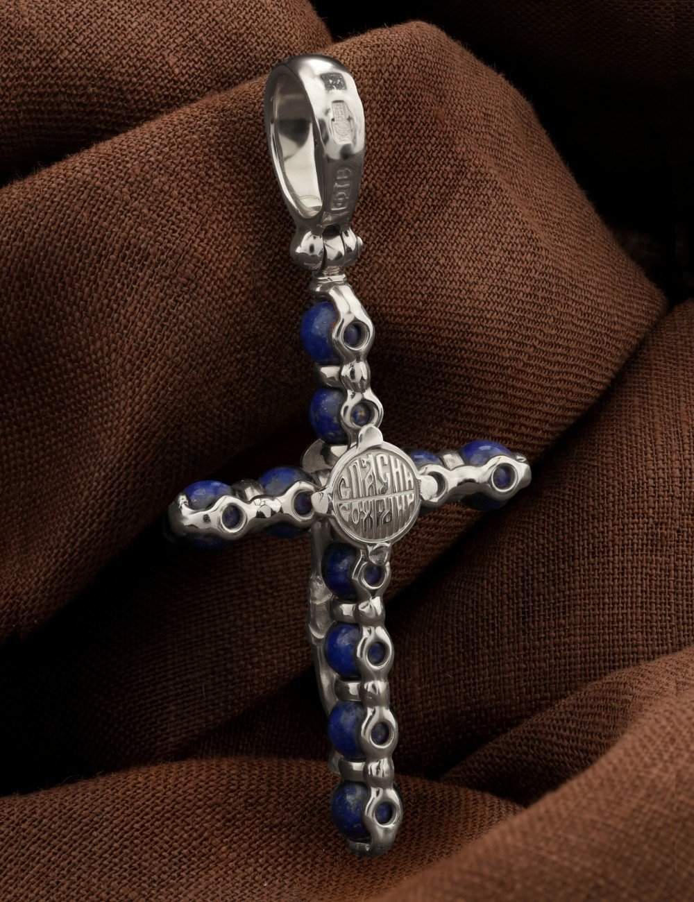 Крест из белого золота c лазуритом