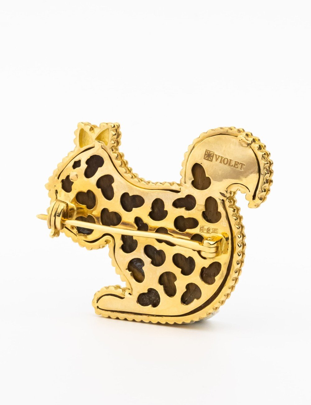 Брошь из лимонного золота c бриллиантами и тигровым глазом