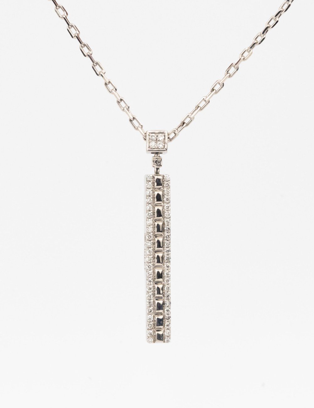 Колье из белого золота c бриллиантами