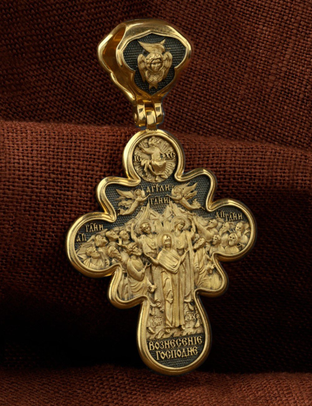 Крест из лимонного золота