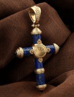 Крест из золота c ониксом и лазуритом