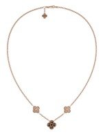 Колье из золота c бриллиантами, ониксом и перламутром