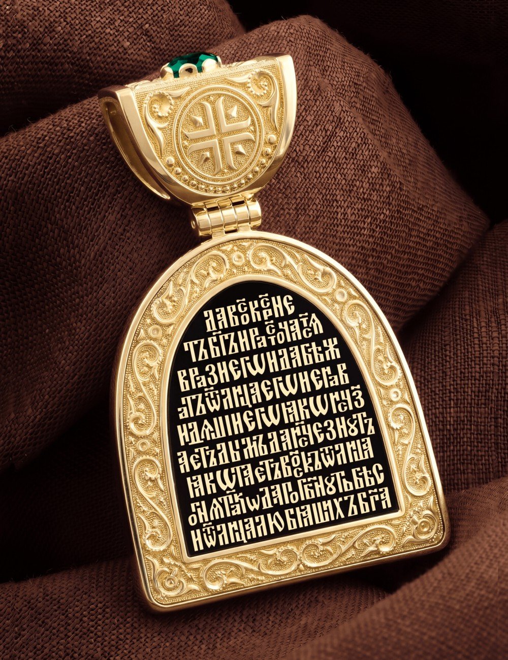 Образок из лимонного золота c эмалью и хризопразом